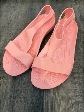 Crocs Serena Sandals Women’s Size 10 Open Toe Beach Summer NWOB